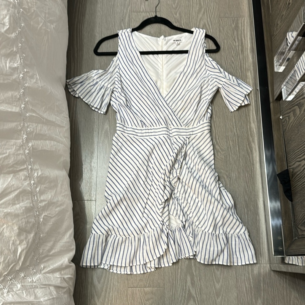 BB Dakota size 4 stripped dress